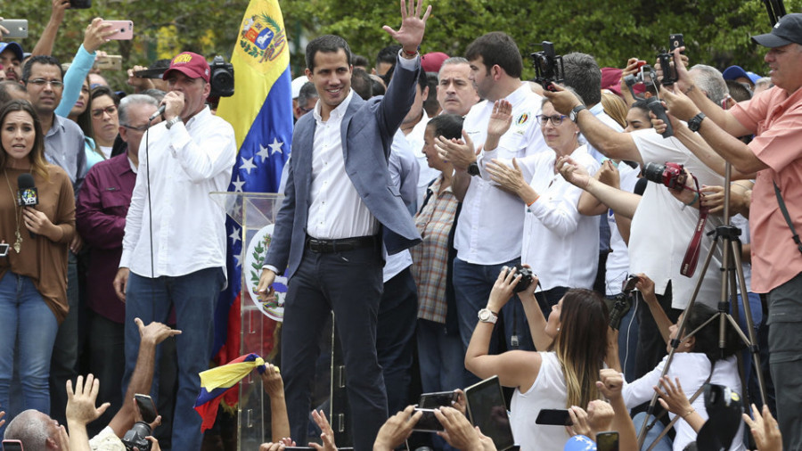 Juan Guaidó alude al apoyo militar y anticipa contactos con el Comando Sur