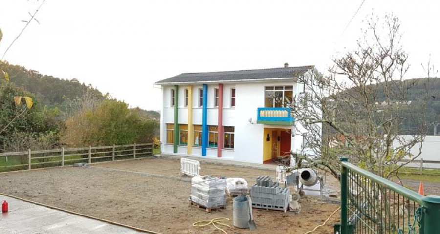 El Concello de Pontedeume invierte 53.000 euros en la mejora de la escuela unitaria de Ombre