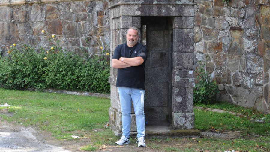 Los Franco denuncian por calumnias a Carlos Babío, exedil del BNG  en Sada y coautor  del libro sobre Meirás