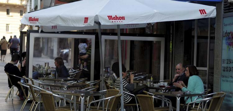 Al menos diez locales hosteleros han sido multados por sus terrazas