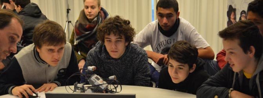 Máis de 200 alumnos de centros da comarca participan no VII Concurso Galego de Robótica