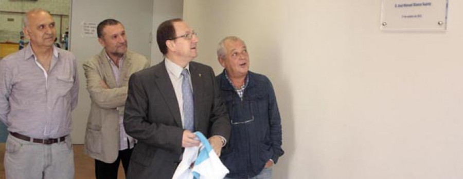 NARÓN - Blanco inauguró el pabellón que dará servicio al colegio y al barrio de A Solaina