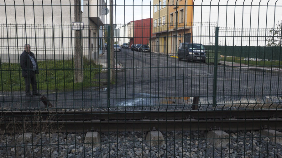 Narón peatonalizará el puente sobre la vía del tren en Freixeiro