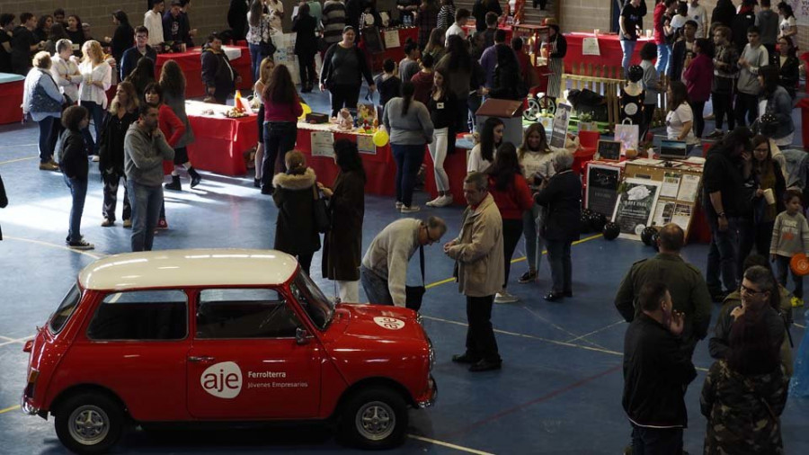 Gran éxito de participación en el Minimarket Ferrolterra organizado por la entidad AJE