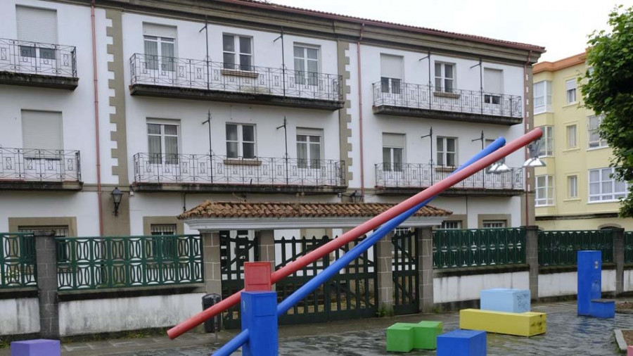La Universidad recibe el edificio de Batallones cedido por la Armada