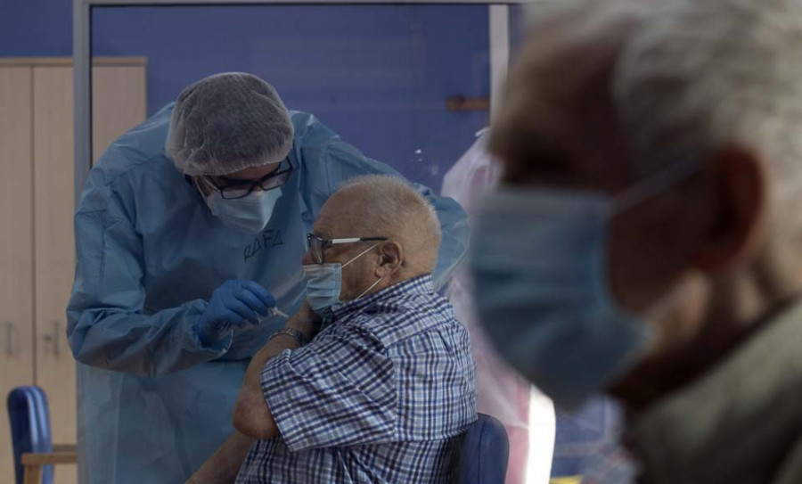 Las familias de los residentes alertan de que en la tercera ola de la pandemia hay “más de lo mismo”