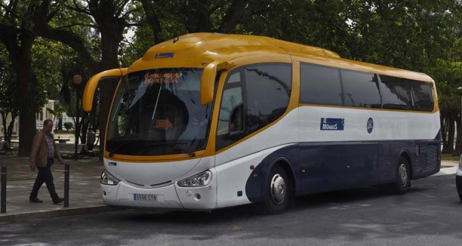 Tres rutas de transporte de Ferrol podrán combinar viajeros comunes y escolares