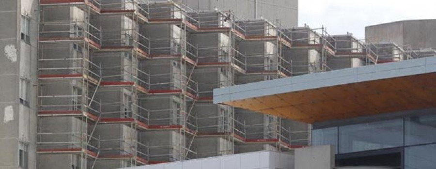 Inicio de las obras de revestimiento integral de una fachada del Marcide