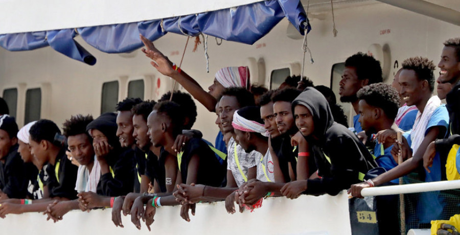 El “Aquarius” abandona Malta mientras otro barco con 177 migrantes a bordo espera a que  le asignen un puerto