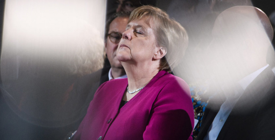 Merkel anuncia su retirada en medio de una implacable crisis de liderazgo