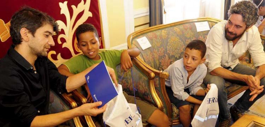 Ferrol recibe a los niños saharauis que pasarán dos meses en la ciudad
