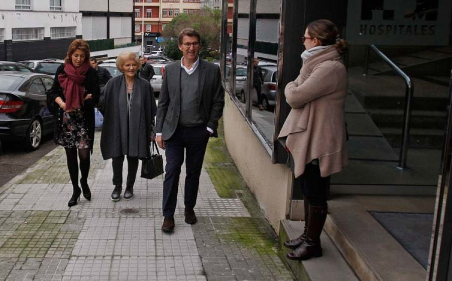 Nace en A Coruña Alberto, el primer hijo de Feijóo 
y Eva Cárdenas