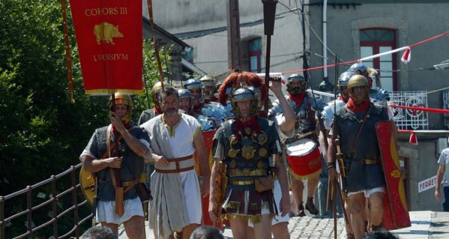 Los romanos abandonan la villa de As Pontes tras una cita marcada por la gran afluencia de público