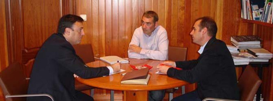 CERDIDO-Valentín González, presidente de la Deputación, se reunió con parte del gobierno de Cerdido