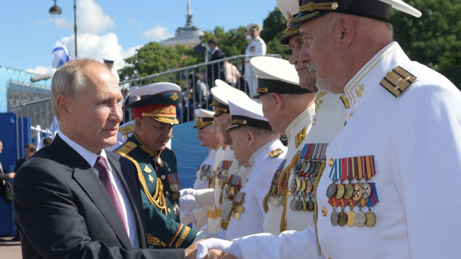 Putin anuncia que Rusia reforzará su Armada con novísimas armas hipersónicasPutin