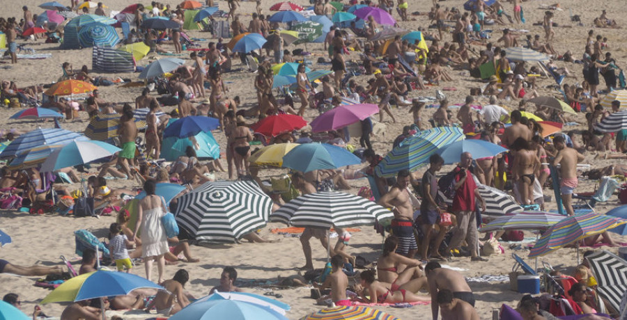 La nueva ola de calor trae de vuelta los peligros a las playas de Ferrol