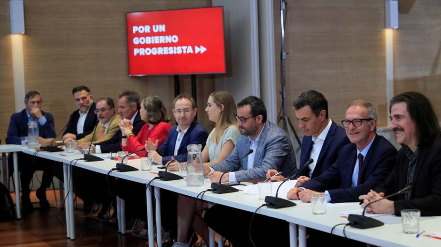 Sánchez posterga hasta septiembre  las negociaciones con Unidas Podemos