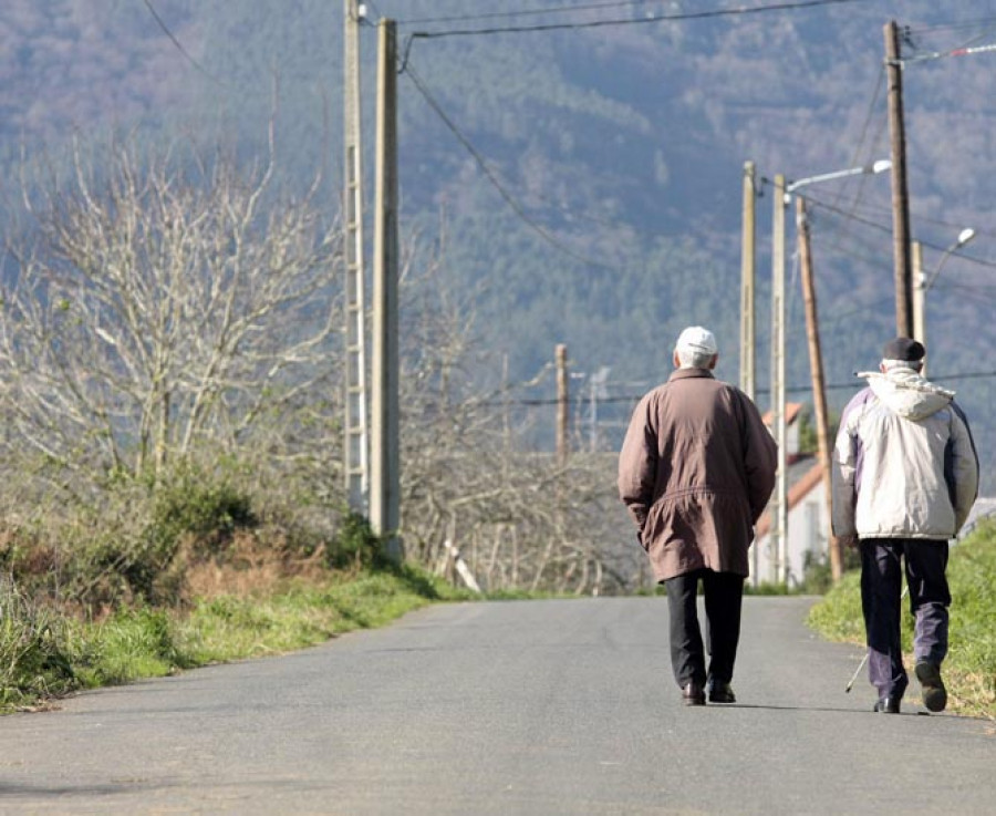 La Diputación acondicionará el firme de la carretera a Cariño