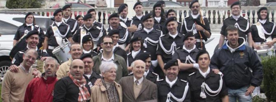 Emotivo homenaje sorpresa de la Banda de Veteranos a Alfredo Martín