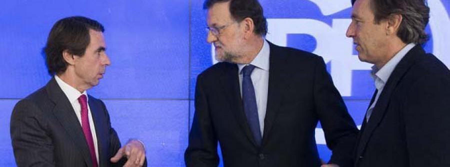 Aznar pide en presencia de Rajoy un congreso abierto del Partido Popular