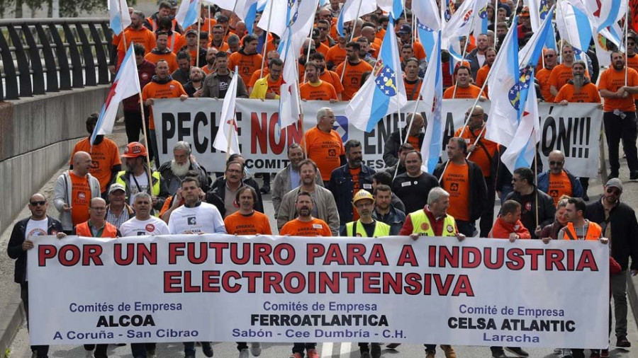 La Xunta exige al Gobierno “medidas inmediatas” para las electrointensivas