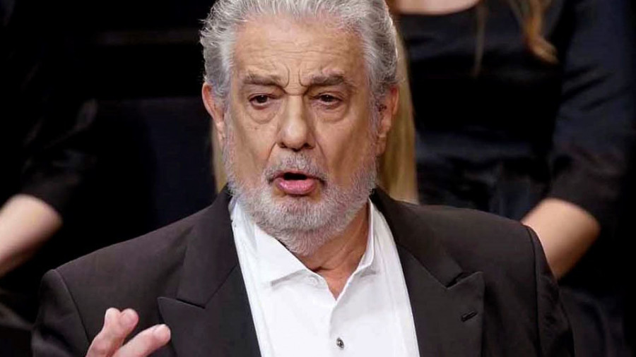 Londres y Viena mantienen los conciertos de Plácido Domingo 
y varias cantantes le defienden