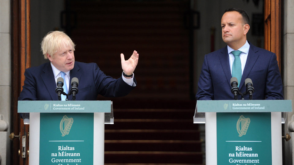 Johnson asume que el Brexit duro sería un “fracaso” pero aún ve viable un pacto