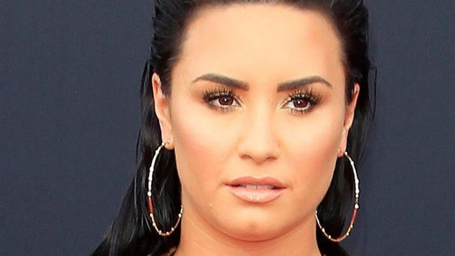 Demi Lovato confirma su relación con el diseñador Henry Levy