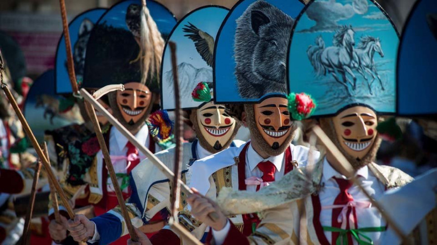 Cigarróns y Pantallas mandan en el carnaval gallego