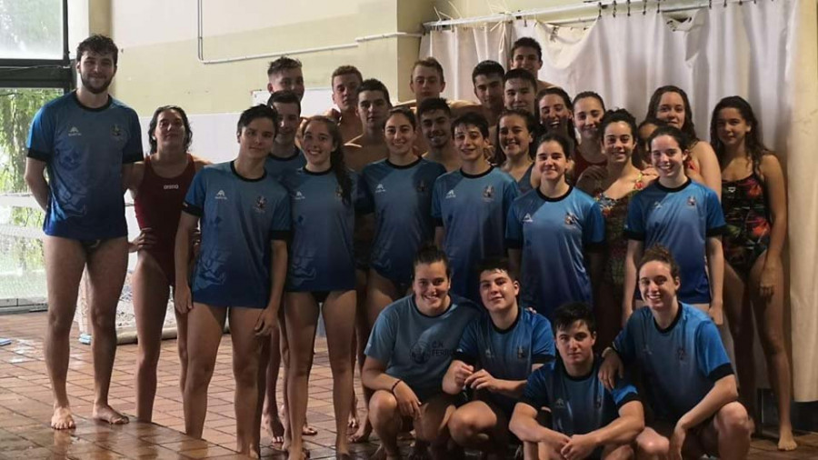 Título para las junior del Natación Ferrol en el 4x200