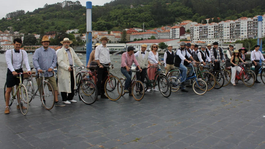 La peña ciclista Leboreira eumesa celebra diez años del encuentro de bicis clásicas