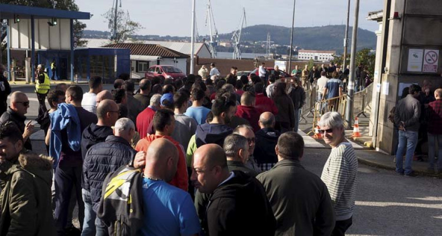 Los trabajadores de las auxiliares del naval avalan suspender la huelga