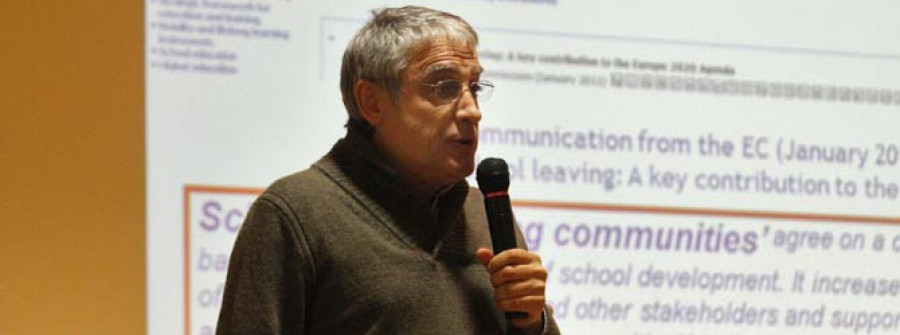 Ramón Flecha acercó la exitosa experiencia de las Comunidades de Aprendizaje a docentes locales