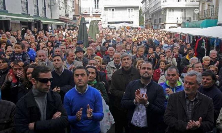 Cerca de 2.000 personas mostraron su apoyo al matrimonio acusado por el crimen de Pontedeume