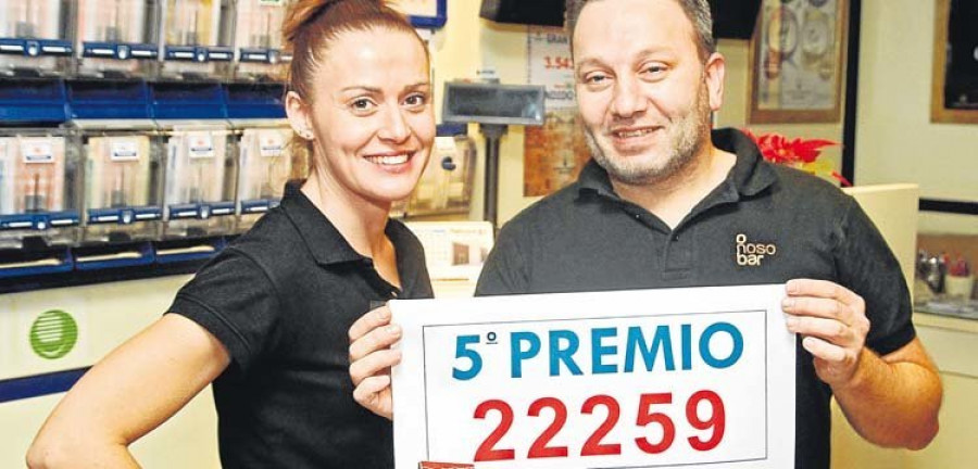 La venta de dos décimos de un quinto premio en dos bares de Cambados deja 12.000 euros