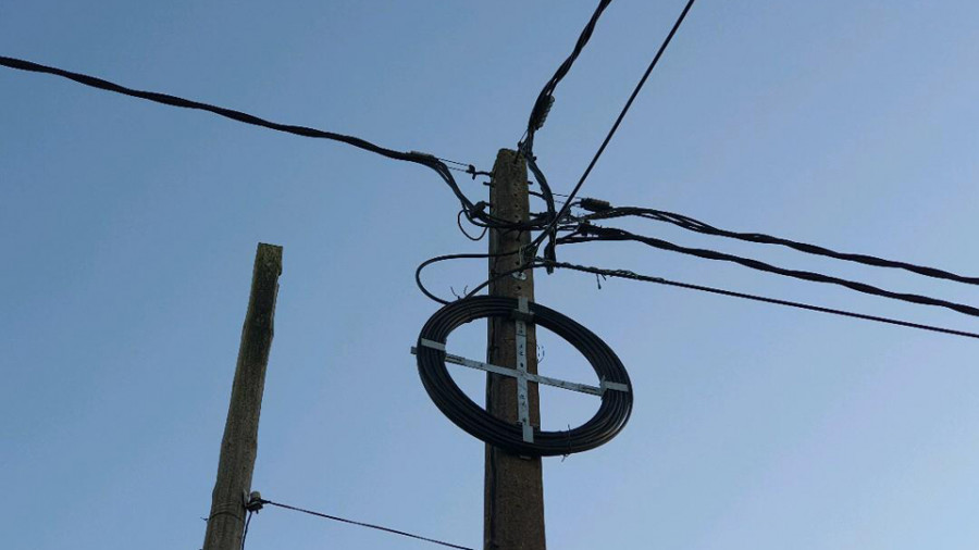 Cabanas anuncia la conexión de fibra ultrarrápida en todo  el concello para 2021