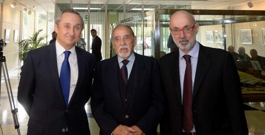 Endesa homenajea al artista que creó el mural de la central térmica de As Pontes