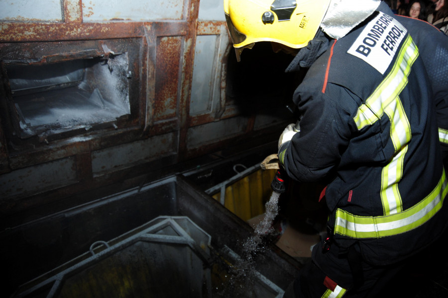 Sofocado un pequeño incendio en un edificio abandonado de la calle Arce de Ferrol