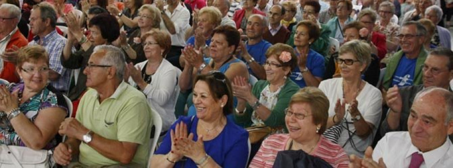 El Encontro Interxeracional reunió a mil personas en el recinto de O Trece