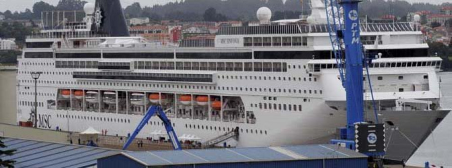 Cerca de dos mil cruceristas recalan  en Ferrol a bordo del “MSC Sinfonía”