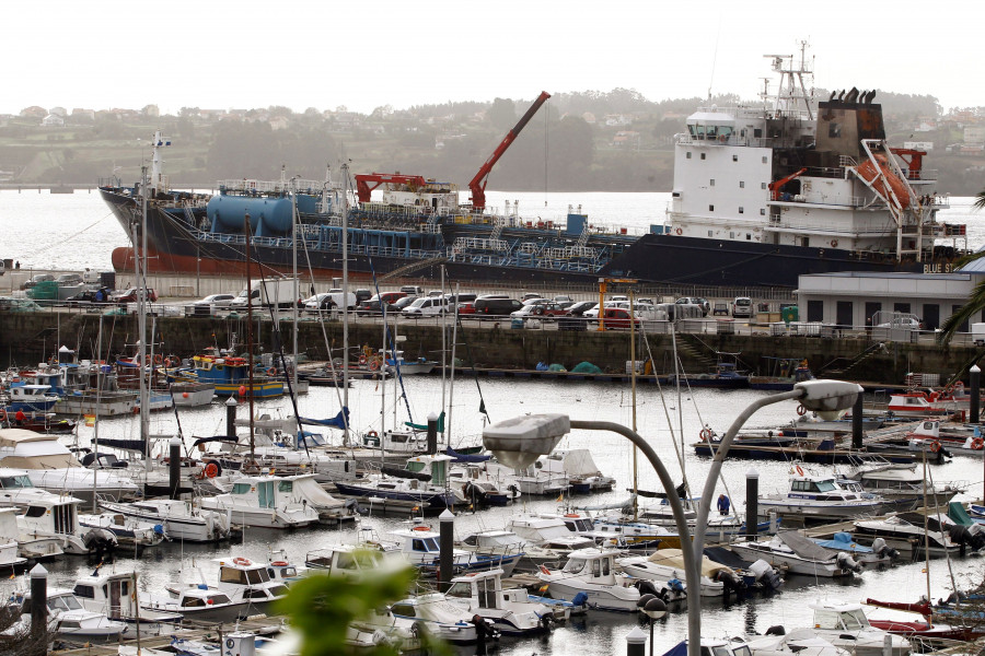 El buque "Blue Star" presenta "daños estructurales" en los tanques de lastre y la hélice