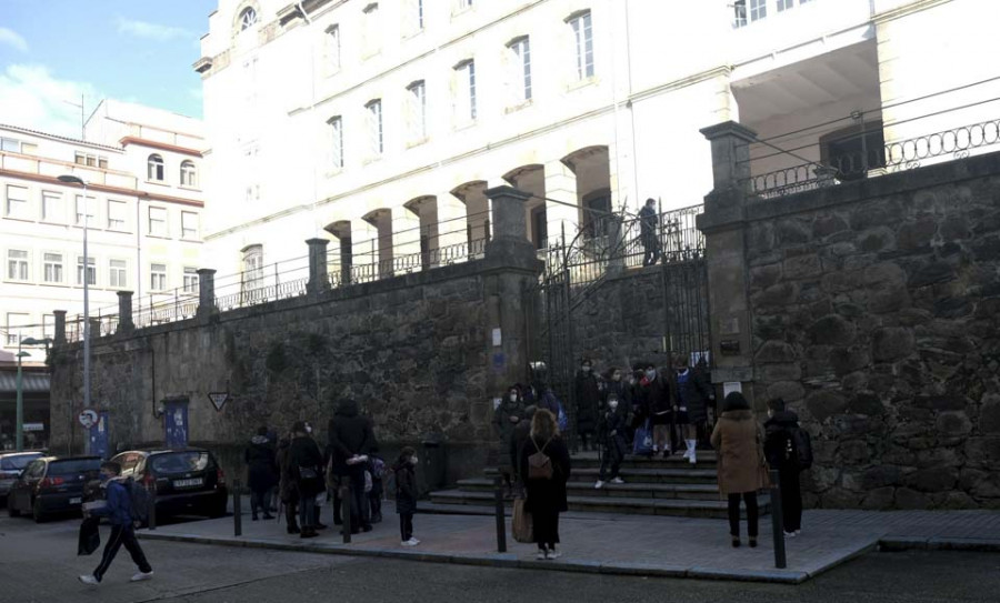 Los estudiantes de Ferrol vuelven a clase en una jornada sin incidencias
