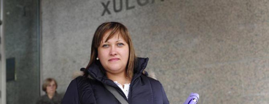 Una vecina de Ares apátrida acude al Rey para conseguir una nacionalidad