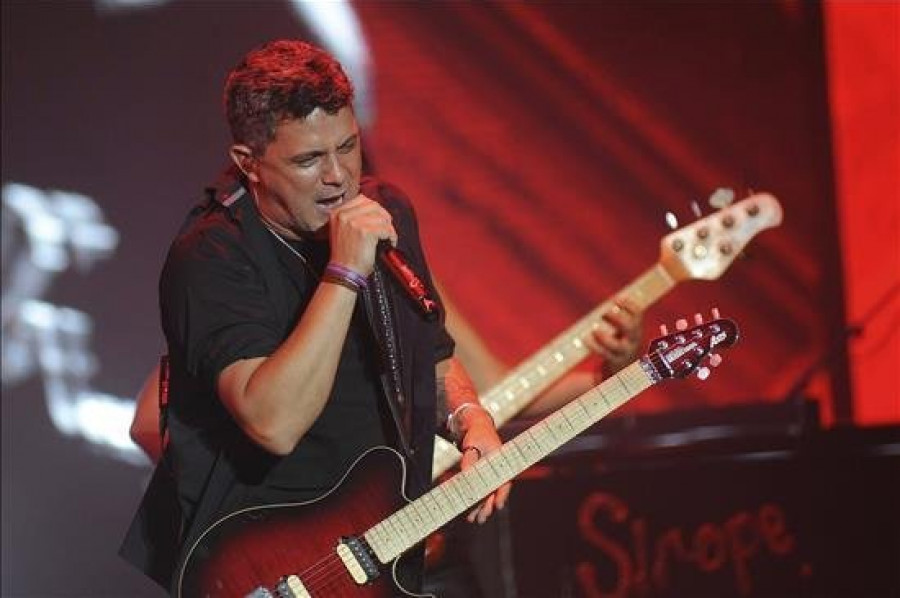 Alejandro Sanz vuelve a pisar fuerte en los Grammy Latino