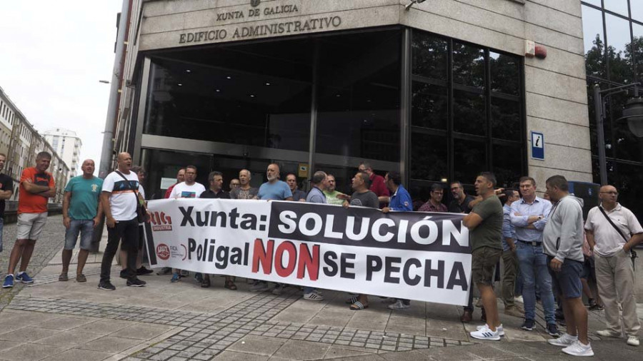 Los extrabajadores de Poligal denuncian el silencio de las administraciones tras el cierre