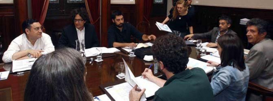El nuevo organigrama municipal no existe todavía más que sobre el papel