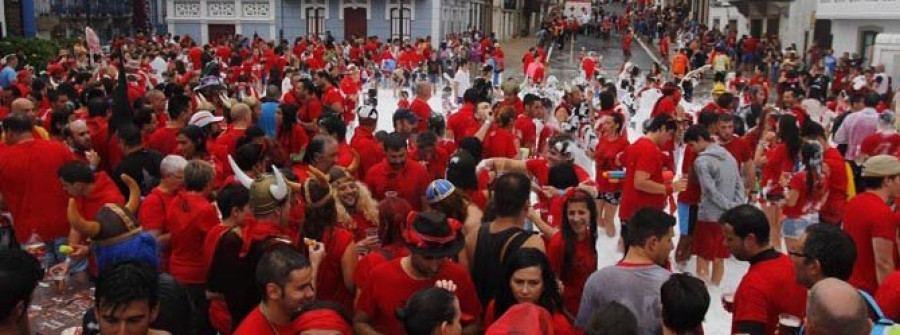 Centenares de vikingos de Limodre asaltan a los piratas del puerto de Redes