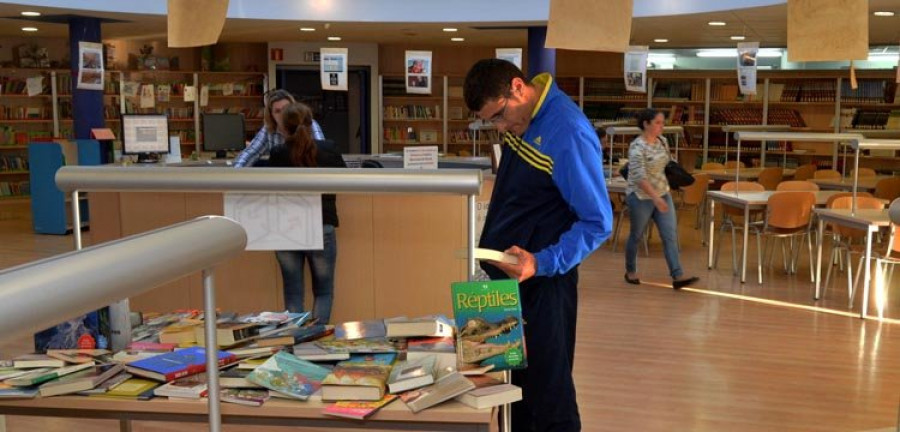 La biblioteca de Narón se integra en la red de centros de Galicia y estrena sistema