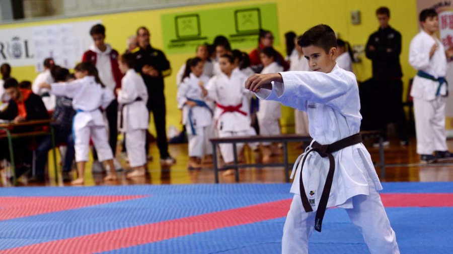 El karate sale ganando en el torneo Concello de Ferrol