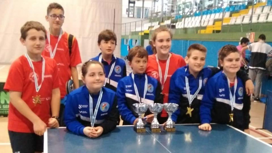 Cuatro medallas para Narón y San Xoán en la cita de Ribadeo